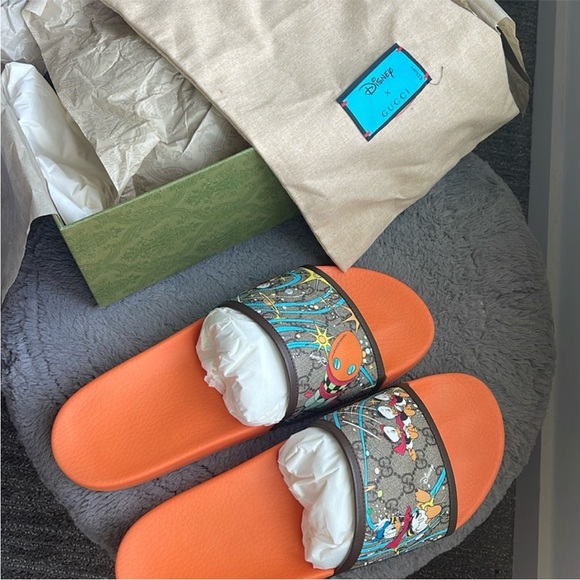 Gucci X Disney Donald Duck 🦆 Slides 🛝 - Picture 10 of 10